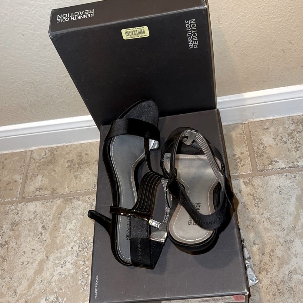 Kenneth Cole Reaction Black high heel sandals mint condition very stylish